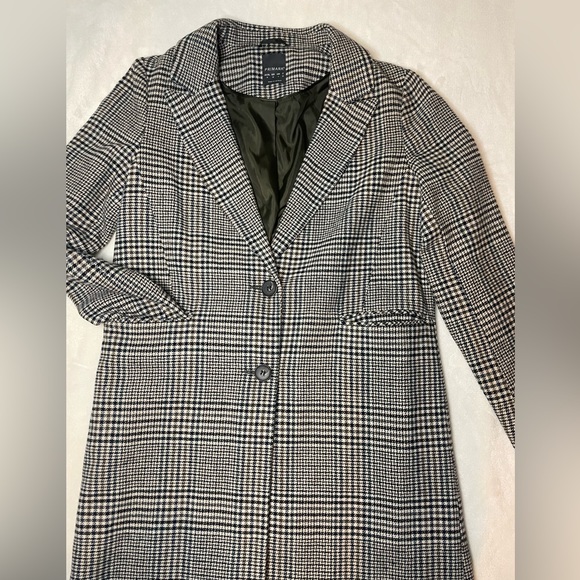 Women’s Formal Coat - Picture 5 of 9